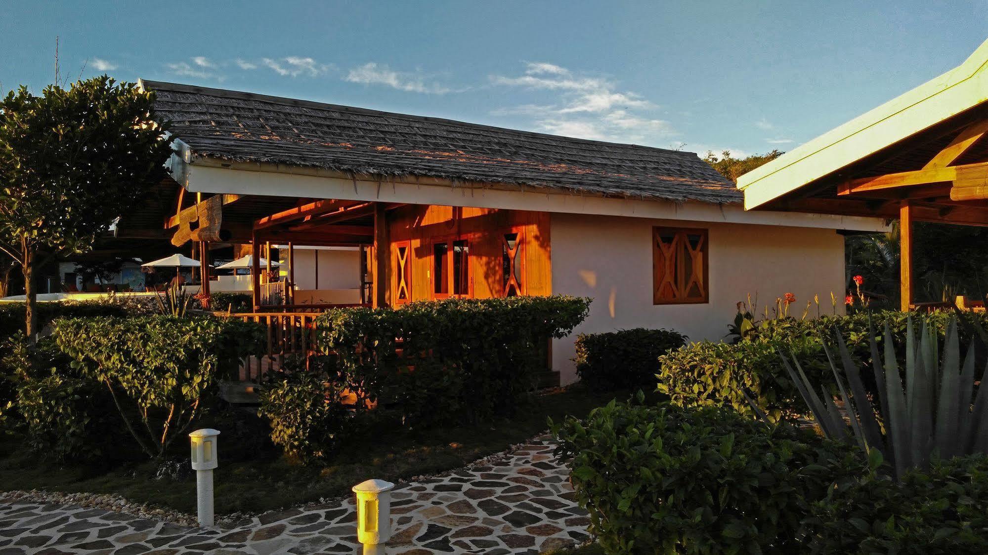 Kawayan Holiday Resort Сикихор Экстерьер фото
